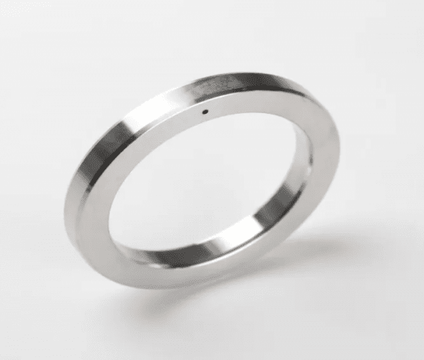 Close-up of Durable Inconel 625 BX161 Metal O Ring for High-Pressure Applications